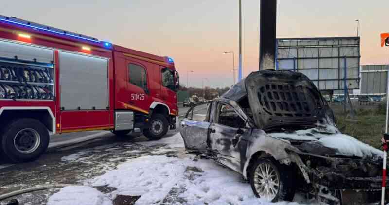 Tragiczny wypadek na Śląsku. Samochód stanął w ogniu