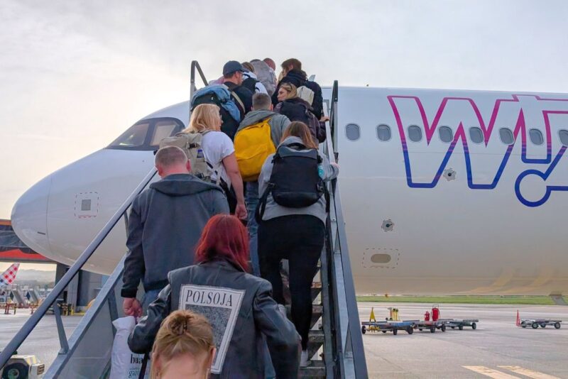 Wizz Air nastraszył pasażerów i się wycofał. Chodzi o bagaż podręczny