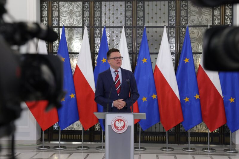 „Są wątpliwości co do statusu Izby…”. Hołownia zapowiedział, co zrobi po decyzji SN