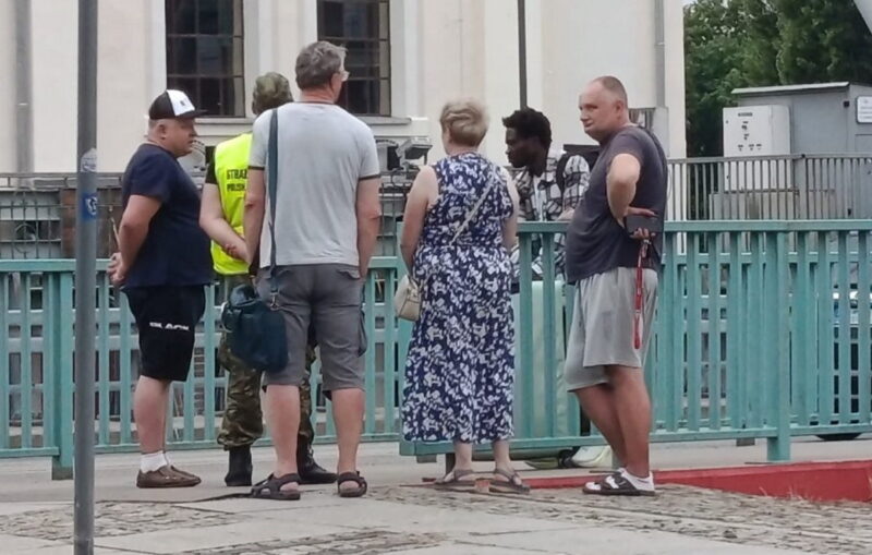 Bąkiewicz: Kolejna próba przepchnięcia migranta w Gubinie!