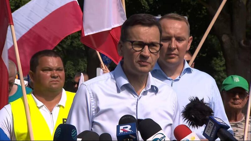 Morawiecki wzywa do dymisji. „Atak na polską granicę”