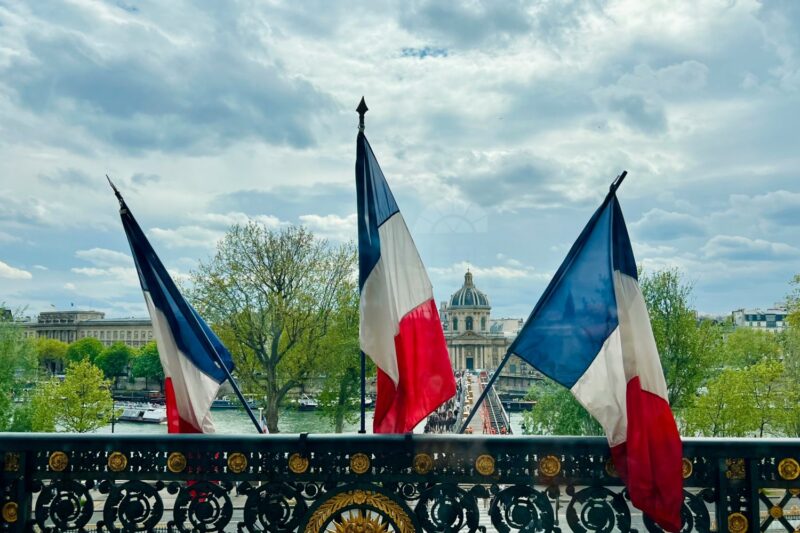 „Zła wiadomość dla Europy”. Tak Niemcy patrzą na kryzys we Francji