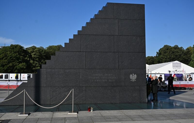 Prezydenckie uroczystości zatrzymały kłamców smoleńskich