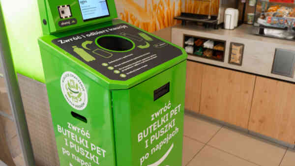 System kaucyjny. Biedronka i Lidl się ociągają, Żabka już działa