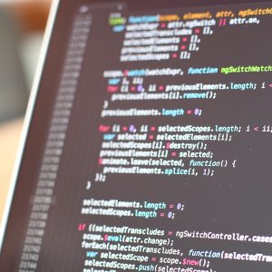 Dlaczego coraz więcej firm stawia na bazy w chmurze?