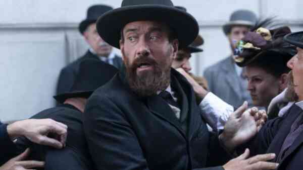 Nowy miniserial Netfliksa dowozi. Śmierć od pioruna to kawał świetnego kina