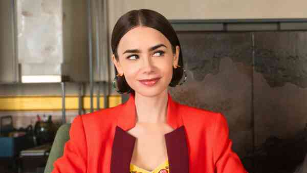 Kiedy premiera 5. sezonu „Emily w Paryżu”? Odpalajcie powoli Netflixa